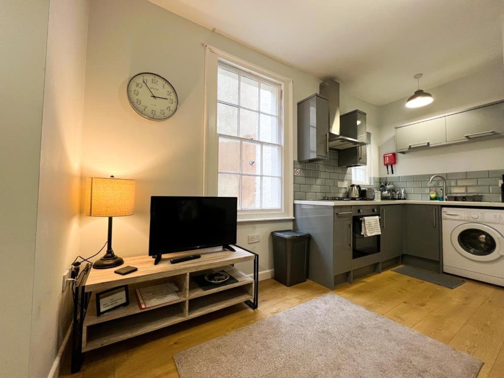 Suitely - Berkeley Apartments Cheltenham Bagian luar foto