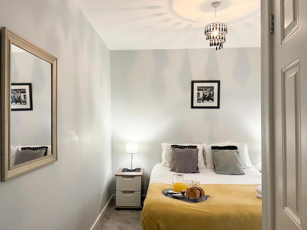Suitely - Berkeley Apartments Cheltenham Bagian luar foto