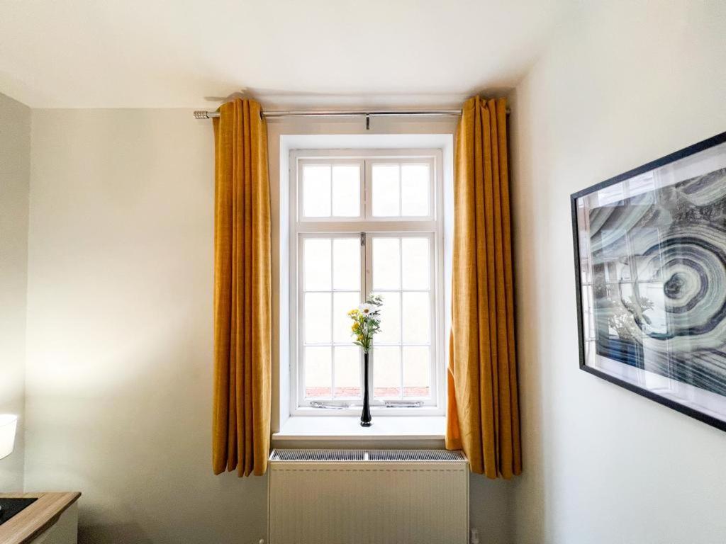 Suitely - Berkeley Apartments Cheltenham Bagian luar foto