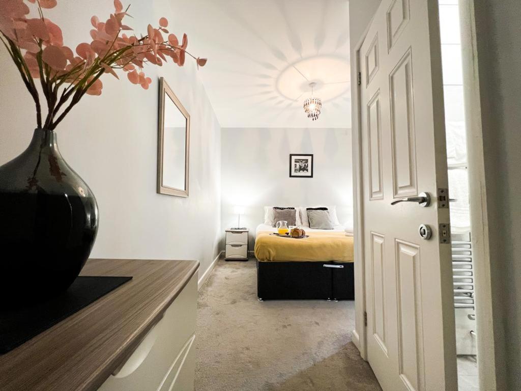 Suitely - Berkeley Apartments Cheltenham Bagian luar foto