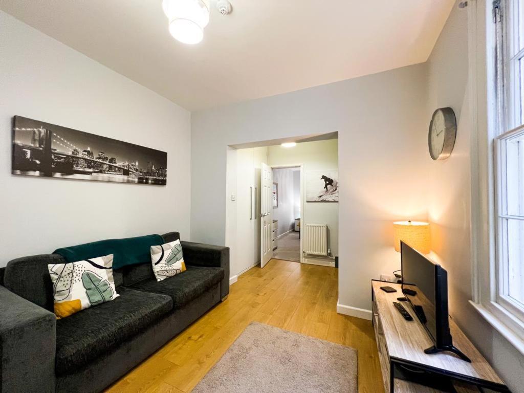 Suitely - Berkeley Apartments Cheltenham Bagian luar foto