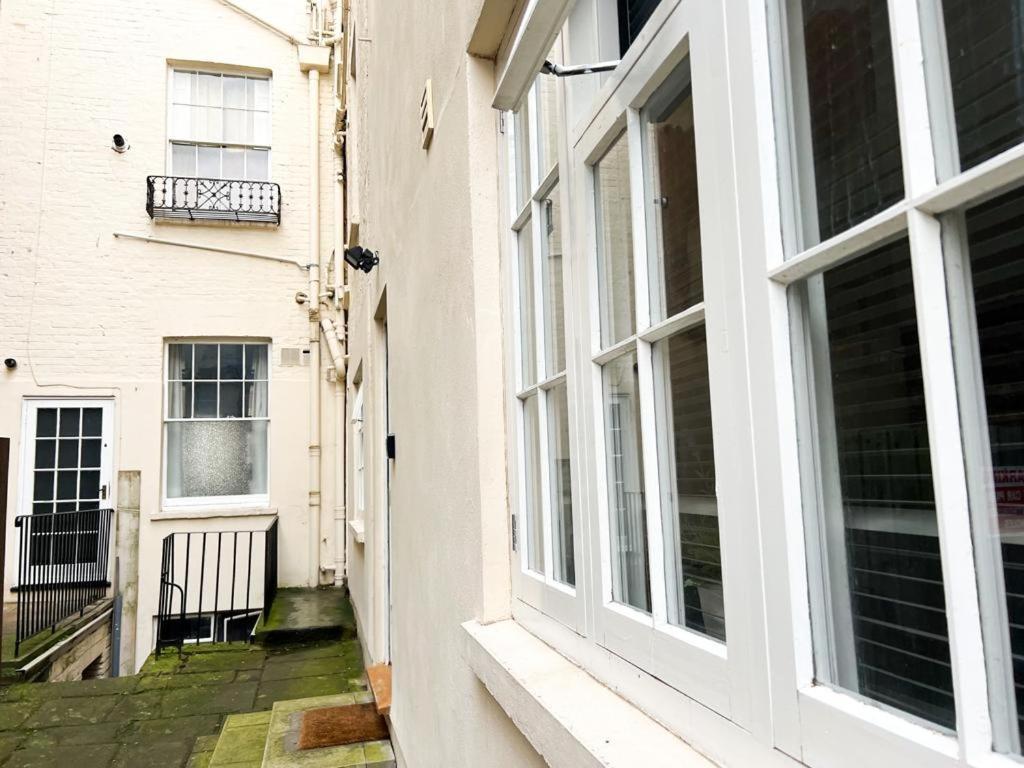 Suitely - Berkeley Apartments Cheltenham Bagian luar foto