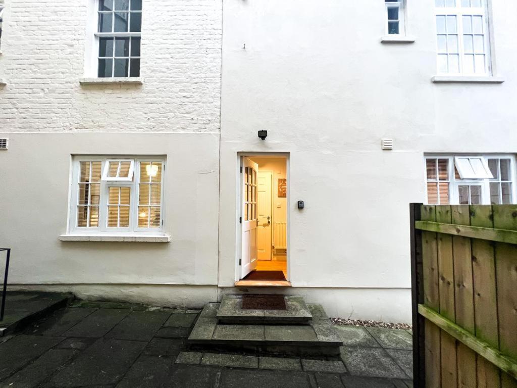 Suitely - Berkeley Apartments Cheltenham Bagian luar foto