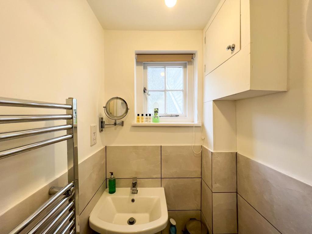 Suitely - Berkeley Apartments Cheltenham Bagian luar foto