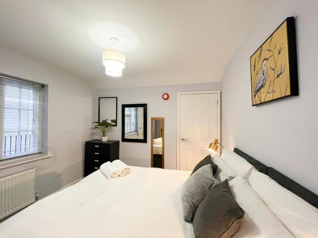 Suitely - Berkeley Apartments Cheltenham Bagian luar foto