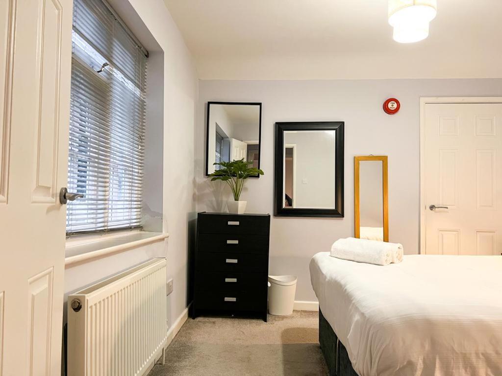 Suitely - Berkeley Apartments Cheltenham Bagian luar foto